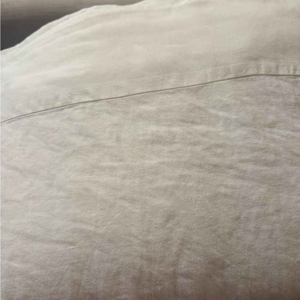Restoration Hardware 100% linen flat sheet  king size like new!